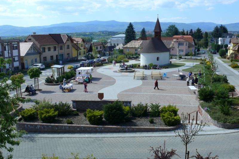 Fotogaléria Stavanie Mája a jarné šantenie detí (253) Stavanie Mája a jarné šantenie detí