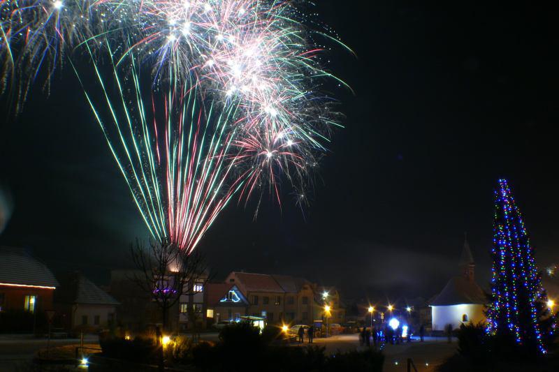 Fotogaléria Novoročný ohňostroj 2017 (25) Novoročný ohňostroj 2017